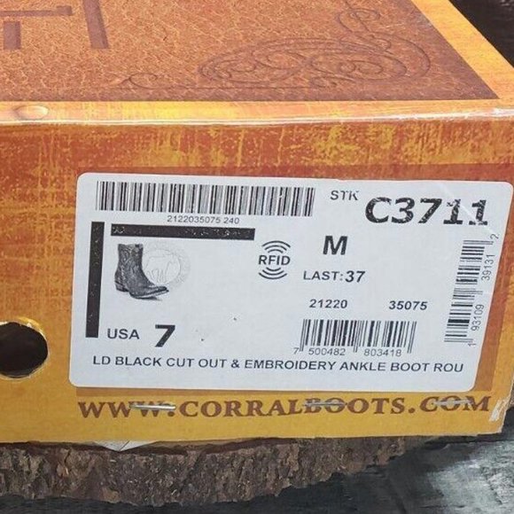 NWT Corral Ankle Boots 7 M Western Black Cut Out Embroidered Leather - Picture 12 of 12